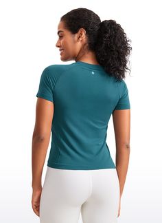 Seamless collection of smooth, soft knit fabric is designed to help reduce chafing and quick drying. Workout tops with raglan sleeves allow you to move freely. Breathable mesh in sweaty areas keeps you cool. Feature & Fitting: 
 Design for running and training 
 Slim fit, waist length 
 Crew neck, Raglan sleeve 
 Mesh panels in high sweat areas 
 Fabric: 
 Fast sweat-wicking keep you dry 
 Minimal seams to reduce chafe 
 Four-way stretch, good elasticity, no sense of restraint 
 96% Polyamid Solid Seamless T-shirt For Athleisure, High Stretch Go-dry Crew Neck T-shirt, Seamless Short Sleeve T-shirt For Gym, Versatile Seamless 4-way Stretch Activewear, Seamless 4-way Stretch Activewear, Technical Tops With 4-way Stretch In Recycled Polyester, Functional 4-way Stretch Tops For Sports, Technical Sports Tops In Recycled Polyester, Versatile Sports Tops With 4-way Stretch