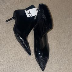 Brand New With Tags Attached. Great Shoe For Adding A Little Spunk To Your Outfit. No Trades. Gold Platform Heels, Pointed Toe Ankle Boots, Zara Sneakers, Zara Sandals, Velvet Ankle Boots, Transparent Heels, Zara Heels, Chunky Heel Ankle Boots, Basic Heels