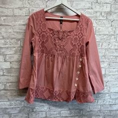 Just Fashion Now Pink Lace Embroidered Top Women’s Small Long Sleeve Flare Nwt Chest 19” Length 28” New With Tags! Lace Tops With Floral Embroidery For Fall, Floral Embroidery Lace Tops For Fall, Long Sleeve Cotton Blouse With Lace Patchwork, Fall Cotton Blouse With Lace Patchwork, Fall Cotton Top With Lace Patchwork, Cotton Lace Patchwork Tops For Fall, Cotton Tops With Lace Patchwork For Fall, Fall Lace Patchwork Cotton Tops, Lace Peplum Blouse