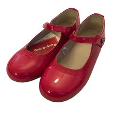 These Precious Mary Janes Are From Gymborees Candy Apple Collection. Beautiful Shade Of Red And Shiny Patent Leather. Velcro Closure With Small Apple Detailing. Brand New, Size 3. Unfortunately, My Daughter Outgrew Them Before She Got To Wear Them. Your Satisfaction Is Very Important To Me, Please Let Me Know If You Have Any Questions Before Purchasing. Thank You For Visiting My Listing And Happy Shopping! You Apple Shoes, Cutesy Outfits, Red Mary Jane Shoes, Patent Leather Mary Janes, Floral Dress Shoes, Gold Dress Shoes, Toddler Dress Shoes, Apple Collection, Dressy Flats