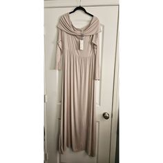 This Stunning Mother Bee Maxi Dress In Toffee Beige Is Perfect For Any Occasion During Your Pregnany. The Dress Features An Off The Shoulder Neckline And Long Sleeves, With A Comfortable Pull-On Closure. Its Solid Pattern And Collarless Design Make It A Versatile Piece For Travel, Parties, Or Casual Outings. The Dress Is Made Of 95% Polyester And 5% Spandex, Providing A Stretchy And Comfortable Fit. It Is Machine Washable For Easy Care, And Its Xl Size Is Perfect For Expectant Mothers. This Dres Comfortable Maxi Dresses, Bee Dress, Pregnancy Photo, Maternity Maxi Dress, Maternity Maxi, Pregnancy Maxi Dress, Dress Xl, Photo Colour, Solid Pattern