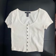 Never Worn! Size: Small Cropped Tank Top Outfit, Poshmark Clothes, Thrift Ideas, Cute Twins, Tank Top Outfits, Small Clothes, School Clothes, Crop T Shirt, Trendy Outfit