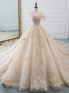 Champagne Ball Gown, डिजाइनर कपड़े, Haute Couture Wedding Dress, Princess Dresses, Fairytale Dress, A Wedding Dress, Wedding Dress Couture, Beauty Dress, Couture Wedding