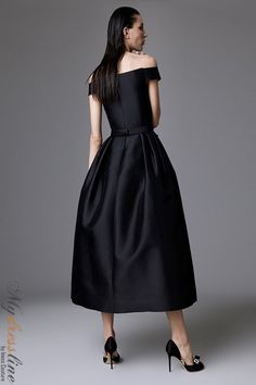 Looking for a dress that will make you feel like a princess? Look no further than the Audrey+Brooks 6128 Off-the-shoulder midi dress. This gorgeous dress features an full skirt silhouette with crinoline, hidden back zipper, and satin-lined bodice. The belt with bow detail adds the perfect finishing touch. Made from 51% silk and 49% wool, this dress is sure to turn heads. Couture Evening Dress, Dress Couture, Plastic Dress, Formal Evening Dress, Off The Shoulder Dress, Silk Material, Dress Cover, Tea Length, Shoulder Design