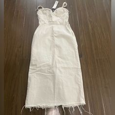 Zara Cream Denim Jeans Dress Spring Denim Midi Dress For Date Night, White Sleeveless Cotton Denim Dress, White Fitted Denim Dress, Fitted White Denim Dress, Fitted Cotton Mini Dress With Frayed Hem, Zara Knee-length Cotton Midi Dress, Fitted White Cotton Denim Dress, Zara Cotton Knee-length Midi Dress, Fitted Cotton Denim Dress With Frayed Hem