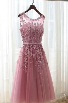 Luulla | Discover 's featured new arrival of clothing and fashion Knee Length Prom Dresses, Dresses Sweet 16, Knee Length Prom Dress, Short Cocktail Dresses, Short Graduation Dresses, Cute Homecoming Dresses, Tulle Homecoming Dress, Lace Party Dresses, Indian Gowns Dresses