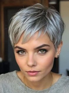 Pixie Hair Fine Hair, Short Grey Pixie Over 50, Short Hair Styles Pixie Edgy, White Hair Outfit, Short Hair Styles For Older Women, Short Wispy Haircuts, Short Gray Hair Styles, Summer Pixie Cut, Short Pixie With Bangs