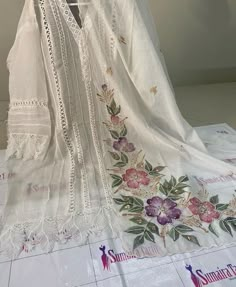 Hand Painted Dress Ideas, Organza Dupatta Designs, Women Trousers Design, Simple Hand Embroidery Patterns