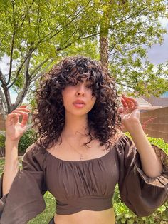 Full Curly Bangs, Curtain Bangs 3b Hair, Medium 3b Curly Hair, Curly Shag Haircut 3b, Curly Bangs Wispy, Curly Rounded Layers, 3b Hair Layers, Round Face Curly Bangs, Curly Bangs 2c