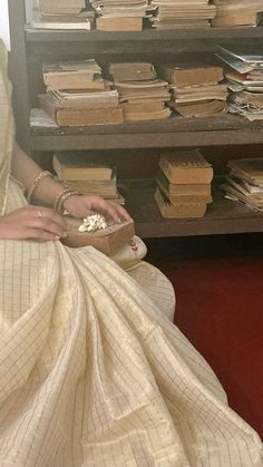 sounth indian aesthetic  old library 80s Indian Aesthetic, Indian Lifestyle Aesthetic, Indian Light Academia Aesthetic, Indian Saree Aesthetic, Vintage Indian Aesthetic, South Indian Asthetics, Indian Literature Aesthetic, South Indian Aesthetics, Indian Historical Aesthetic