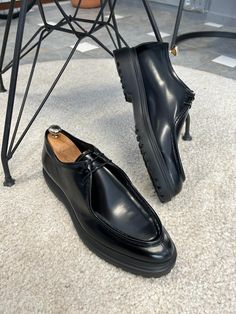 Collection : SPRING / SUMMER 22-23 Production : New season eva sole patent leather look casual shoes Color : Black Material Content: % 100 va sole Available size: 39-40-41-42-43-44 -45 Modern Business Casual Lace-up Shoes With Round Toe, Modern Patent Leather Slip-on Shoes, Casual Patent Leather Lace-up Shoes With Rubber Sole, Business Dress Shoes With Lug Sole And Round Toe, Classic Flat Lace-up Shoes For Office, Modern Patent Leather Pointed Toe Loafers, Low-top Leather Business Shoes For Spring, Casual Patent Leather Shoes, Business Dress Shoes With Rubber Sole