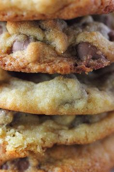 🍪 Craving a soft and chewy cookie with a flavor twist? Try Chocolate Chip Pudding Cookies! Pudding mix adds extra moisture, flavor, and a longer shelf life. 😋 Get tips for the perfect batch and answers to FAQs on the blog! #ChocolateChipCookies #PuddingCookies #Baking #Cookies #Recipe #FoodBlog