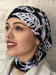 Weekend headwear. Unique personal 4th July gift. Gift for nurse, gift for teacher or gift for friend to say thank you or I love you. Popular feminine black and white pattern head wrap. ❤️ Black and white design soft lightweight stretchy lycra fabric ladies' Head Wrap. ❤️ Uptown Girl Headwear New York designer brand ❤️ A great Get Well gift idea. Take it on vacation. It is so easy to pack. ❤️ Fits head size circumference 20-24 inches ❤️ Adjustable ties ❤️Soft lightweight spandex fabric with silk Black And White Hair, Hair Covering, Women Tie, Back Hat, Uptown Girl, Gift For Nurse, Effortless Hairstyles, Lycra Fabric, Hair Cover