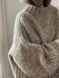 Aegyo - Bawi sweater – BichesetBuches Yarn Making, Tweed Yarn, Plus Size Pullover, Winter Fits, Sweater Knitting Patterns, 가을 패션, Sweater Pattern, Knitting Inspiration