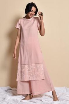 Shop for Kanika Sharma Pink Cotton Embroidered Kurta Palazzo Set for Women Online at Aza Fashions Simple Kurtis, Velvet Kurta, Kurta Palazzo Set, Dresses Traditional, Kurti Designs Latest, Indian Dresses Traditional, Palazzo Set, Advanced Style, Handwoven Fabric