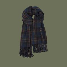 Discover a classic look with this plaid scarf and shawl crafted from luxurious polyester. Make a timeless fashion statement with this Vintage Plaid Cashmere Scarf. DetailsPattern Type: PlaidMaterial: PolyesterScarves Type: Scarf, Shawl Winter Preppy, Preppy Mode, Long Sweaters For Women, Warm Scarves, Shawl Style, Chic Shirts, Flared Sleeves Top, Women Scarf, Estilo Preppy