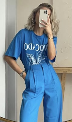 Bright Blue Pants Outfit Women, Color Blocking Outfits, Blazer Fashion, Chic Woman, Fall Outfits Women, Colourful Outfits, Work Attire, 로고 디자인