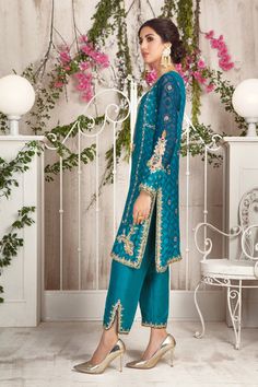 This item is available in our store. Buy the best selling Pakistani designer outfits for women online from our store at exclusive prices. Our collection includes the latest variety of high quality designer women's dresses including new arrivals, casual pret, luxury pret, wedding wears, formal dresses & more. Shop now. Latest Suit Design, Hand Embellishment, Net Shirt, Paisley Motifs, Pakistani Formal Dresses, Pakistani Clothes, Pakistani Fashion Party Wear, Silk Dresses, Suits Design