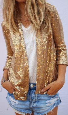 Sequins + cut offs. Denim Shorts Outfit, Sequin Cardigan, Sequin Jacket, Long Sleeve Sequin, Looks Style, Mode Inspiration, Jacket Style, Look Fashion, Passion For Fashion