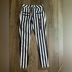 Cotton Spandex Blend . Waist Is 25 Inches Inseam 28” Front Rise Is 10” Trendy Fitted White Jeans, Trendy White Fitted Jeans, Casual Striped Stretch Jeans, Casual Stretch Striped Jeans, Fitted Casual Black And White Bottoms, Striped Fitted Cotton Jeans, Trendy Fitted Black And White Bottoms, Chic Striped Fitted Jeans, Striped Denim