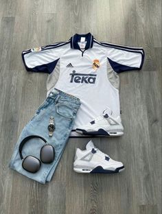 Real Madrid Jersey Outfit, Real Madrid Outfit, Bloke Core Outfits, Blokecore Aesthetic, Football Streetwear, Madrid Girl, Real Madrid Jersey, Tuff Fits, Baggy Outfits