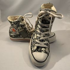 These Skull Print Converse All Stars Are Nib. The Converse All Star Label Is Embroidered. They Are Discontinued And Very Hard To Find. The Shoe Is Sized By A Men’s 5 But Please Go By The 10” Measurement. Converse With Beads On Laces, Scene Converse, Skull Converse, 2000s Converse, Punk Converse, Lugged Converse, Converse Accessories, Fringe Sneakers, Star Skull