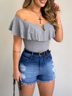 Mode Rockabilly, Bermuda Jeans, Swag Outfits For Girls, Shorts Jeans, Girls Fashion Clothes, Girly Outfits, Primavera Estate