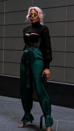 What To Wear To New York Fashion Week, Cute Bold Outfits, Trending Hairstyles 2023 Black Women, 2023 Fashion Trends Plus Size, Theatrical Romantic Outfit, Winter Cocktail Outfit, Juliette Foxx, Aesthetic Building, Classy Edgy