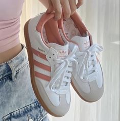 Pink Adidas Shoes, Boty Nike, Skor Sneakers, Trendy Shoes Sneakers, Dr Shoes, Preppy Shoes, Pretty Shoes Sneakers, Shoe Wishlist, Hype Shoes