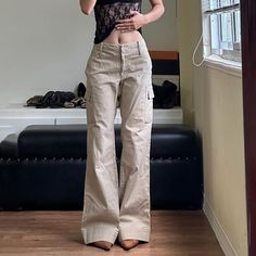 Vintage Low Waist Cargo Pants Wide Leg Pants Outfit, Style Overalls, Leg Pants Outfit, Denim Cargo Pants, Trouser Outfits, Overalls Pants, Khaki Fashion, Denim Chic, Workwear Fashion