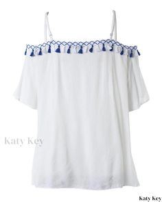 KatyKey - Elegant Cold Shoulder Blouse and Matching Tassel-Embellished Shorts Set Embellished Shorts, Cold Shoulder Blouse, Flowy Top, Flowy Tops, Spring Season, Estilo Casual, Shorts Set, Shoulder Sleeve, Short Sets