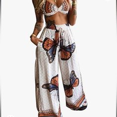 Women's 2 Piece Boho Butterfly Outfit Crop Top Wide Leg Palazzo Pants Size Medium Never Worn (No Tags) So Cute For A Festival, Vacation, Or Any Day!! High Stretch, Soft, Breathable And Comfy. Pants Length 105 Cm Waist 64 Cm Hip 106 Cm Lower Chest 68-90 Cm 95%Polyester 5%Spandex Boho Summer Outfits Bohemian, Butterfly Print Pattern, Summer Two Piece Outfits, Boho Womens Clothing, Boho Summer Outfits, Elegante Casual, Cooler Look, Pantalon Large, Sleeveless Crop Top