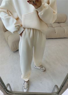 Beige Solid Color, Sweatpants Outfits, Sweat Set, Sports Sweatshirts, Mein Style, Women Hoodies Sweatshirts, Mode Streetwear, Sherpa Lined, Mode Inspiration