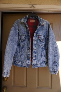 Vintage acid washed levis jacket with four pocket front. In good vintage condition!! Labeled size L. Please check measurements to ensure fit.24" across front armpit to armpit22" across front of waist26" length top of shoulder near neck to bottom Faded Retro Denim Jacket For Winter, Vintage Acid Wash Outerwear For Winter, Acid Wash Denim Jacket For Winter, Winter Acid Wash Cotton Denim Jacket, Winter Acid Wash Denim Jacket, Casual Pre-washed Denim Jacket For Winter, Vintage Acid Wash Denim Jacket For Winter, Retro Washed Denim Jacket For Winter, Faded Vintage Denim Jacket For Winter