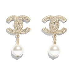 Chanel Rev Gold Resin Crystal Pearl White Cc Logo Statement Stud Drop Earrings ********** Chanel ********** Brand: Chanel Size: (1.5 Long X 0.75 Wide) Name: Crystal Color: Gold, Pearly White & Crystal Style: Stud Earrings Season: Rev Style#: A86506 Y09902 Z2953 Material: Metal Screw Back, Pierced Gold Metal Material Cc Crystal Stud Earrings With Pearl Drops Crystal Details Sold Out Worldwide, Runway, Extremely Rare Brand New In Box, With Tags And Dust Bag, Full Set 100% Authentic Or Your Money Back Great Gift I Ship Worldwide Any Other Questions Just Ask, I Will Be Happy To Answer Them Chanel Pearl Earrings, Earrings Chanel, Crystal Pearl Earrings, Chanel Pearls, Chanel Earrings, Chanel Accessories, Chanel Jewelry, Crystal Brooch, Earrings In Gold