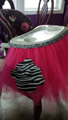 I can match almost any theme. You can add glitter tulle, numbers, letters or bows.  https://www.etsy.com/listing/193985108/high-chair-tutus-or-table-skirt? Table Skirt, I Can, Glitter