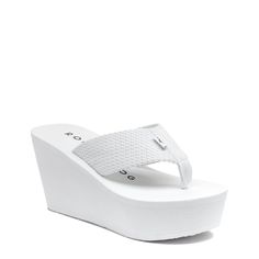 Who doesn't need a wear with anything white platform flip flop? Take your look to the next level with this 3 inch platform and the soft webbing straps will keep you comfortable from day to night. Your go-to wedge for effortless style all season long! 🌼☀️ Style: Rocket Dog Women's Platform Flip Flop Platform Type: Wedge style platform Straps: White webbing straps Platform Bottom: EVA platform for extra comfort Platform Height: 3 inches White Platform Flip Flops, White Platform Sandals, Platform Flip Flops, Summer Wardrobe Essentials, White Wedges, Wedge Flip Flops, White Platform, Wedges Style, Rocket Dog