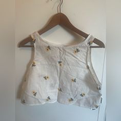 Very Summery, Light Crop Top With Flowers Yellow Cropped Tank Top For Spring, Cropped Yellow Tank Top For Spring, Lemon Print Summer Tops, Cotton Cropped Tank Top With Floral Print, Cropped Cotton Tank Top With Floral Print, Cotton Floral Print Cropped Tank Top, Cute Yellow Sleeveless Top, Vacation Sleeveless Tops With Lemon Print, Summer Tops With Lemon Print For Vacation