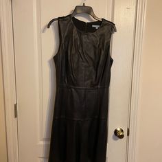 Antontio Melani Black Leather Dress Size 6 Black Leather Dresses For Office, Black Leather Office Dress, Elegant Sleeveless Leather Dress, Black Leather Cocktail Dress, Elegant Leather Office Dress, Black Fitted Leather Dress, Fitted Black Leather Dress, Black Leather Dress, Black Leather Dresses