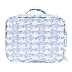 Coated, clean, and cute! The Lunchbox is offered in a variety of adorable wipeable classic patterns. It is just the right size for your bento box. Equipped with a mesh inner pocket to hold your cooler packs and love notes. Made with our PVC-free, wipeable, non-chlorinate coated fabric that is soft to the touch, antimicrobial, water resistant, odorless and biodegradable. This fabric has been specifically developed to be a healthier and more environmentally friendly alternative to the traditional Cute Lunch Bags High School, Lunchboxes Aesthetic, Cute Lunch Boxes For Teens, Preppy Lunchboxes, Preppy Lunch Bags, Aesthetic Lunch Boxes, Lunchboxes For School, Lunch Boxes For School, Cute Lunch Bags