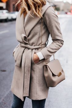 Mode Mantel, Fall Fashion Coats, Fashion Jackson, Winter Stil, Wrap Coat, Fall Coat, Coat Outfits, Fall Fashion Trends, Trench Coats