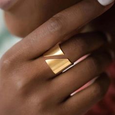 This Is A Brand New Boutique Fashion Jewelry Item, Will Not Contain Merchant Tags. Gold Plated Stainless Steel Hypoallergenic Water Proof Open Bar Style Ring Free Shipping Thick Gold Ring, Chic Rings, Ringe Gold, Wide Ring, Party Rings, Wide Rings, Gold Band Ring, Gold Accessories, Chic Jewelry