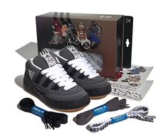 IE2174 Metal Outfit, Vines Funny Videos, Swag Shoes, Grey Adidas, Dream Shoes, Adidas Online, Early 2000s, Skate Shoes