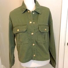 Zara Cropped Army Green Denim Jean Utility Jacket In Olive Drab W Gold Crest Snap Buttons Sz Small, Unlined, Nwt Spring Military Outerwear With Buttoned Pockets, Military Style Long Sleeve Utility Jacket For Fall, Khaki Denim Jacket With Pockets For Fall, Olive Utility Jacket With Button Closure And Long Sleeves, Olive Button-up Utility Jacket For Fall, Khaki Military Style Long Sleeve Denim Jacket, Spring Military Outerwear With Button Closure, Military Button-up Shacket For Fall, Utility Style Long Sleeve Shacket