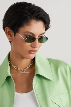 ✨ Discover the trendiest sunglasses that perfectly match your vibe! Whether you’re hitting the beach or strolling in the city, these shades will elevate your look. #CoolSunglasses #SummerStyle #FashionAccessories Green Sunglasses Outfit, Harley Weir, Fendi Eyewear, Italian Sunglasses, Sunglasses Outfit, Fendi Sunglasses, Green Sunglasses, Green Lenses