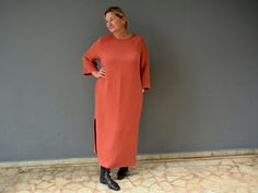 "Rust cotton double gauze ( 4 layer muslin) jumper dress for women. This crinkle long tunic looks simply gorgeous on women of all sizes and can easily be a plus size dress for those bigger beautiful ladies as well as a oversized dress that is so comfortable to wear for slim/athletic ladies! Find out for yourself why this boho style maxi dress is so perfect for holidays, work or walks in the autumn, spring and winter. And don't we didn't forget that one thing that brings extra joy for all of us - Crinkle Dress, Women Of All Sizes, Plus Size Tunic, Double Gaze, Tunic Sweatshirt, Rust Dress, Oversized Dress, Muslin Fabric, Long Tunic