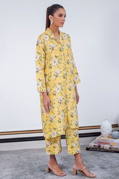 Summer Floral Print Daywear Sets, Floral Print Sets For Spring Daywear, Yellow Printed Sets For Loungewear, Elegant Yellow Sets With Printed Motifs, Spring Daywear Matching Sets, Yellow Floral Print Sets With Long Sleeve, Yellow Floral Print Long Sleeve Sets, Yellow Long Sleeve Sets For Daywear, Yellow Cotton Set For Daywear