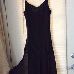 Style 20s L-35” W-18” Embroidered Beads, Black Dress, Prom Dresses, Size 10, Prom, Womens Dresses, Beads, 10 Things, Dresses