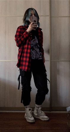 Dark Tomboy Outfits, Rock Alternative Aesthetic, Red Emo Outfits, Book Nerd Aesthetic Outfit, Grunge Nonbinary, Casual Emo Outfits, Bisexual Outfits Style, Edgy Fits, Rad Clothes