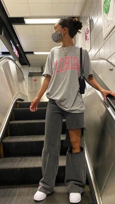 Casual Outfits Tomboy, Outfits Tomboy Style, Street Wear For Women, Streetwear Women Outfits, Girly Streetwear, Tee Shirt Outfit, Streetwear Girl, New Closet, Oversized Outfit